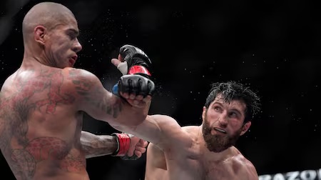 : Alex Poatan foi derrotado por Magomed Ankalaev e perdeu o cinturão dos meio-pesados no UFC 313. Brasileiro pode buscar revanche ainda este ano