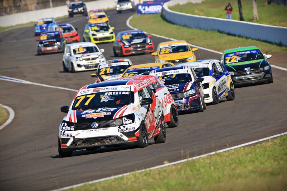 Campo Grande recebe neste final de semana a abertura do MBR 2025, com 50 pilotos e 40 carros no Autódromo Orlando Moura