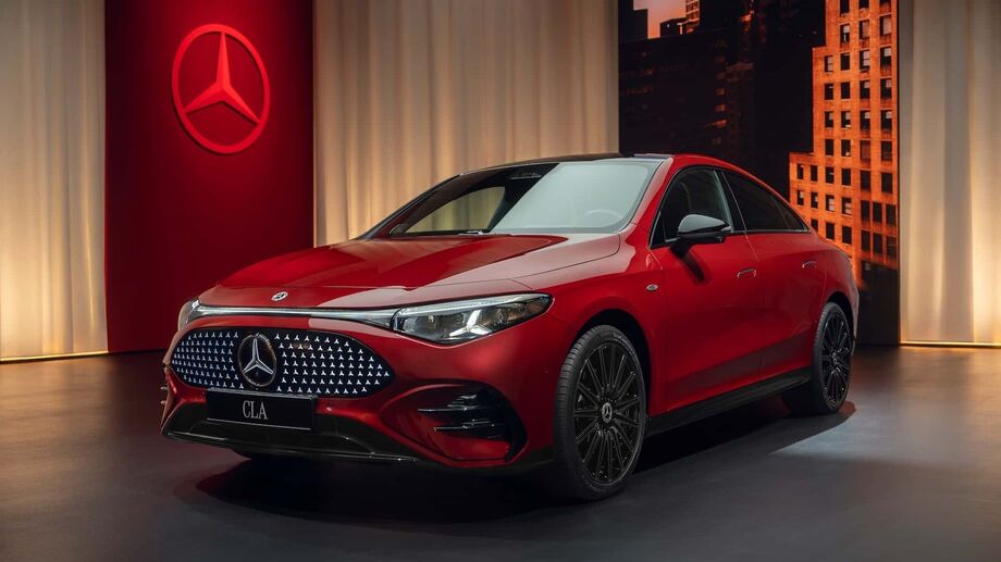 Novo Mercedes-Benz CLA 2026 chega maior e com opção elétrica