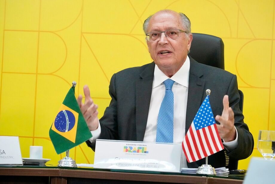 Alckmin durante videoconferência com Howard Lutnick, secretário de Comércio dos EUA.