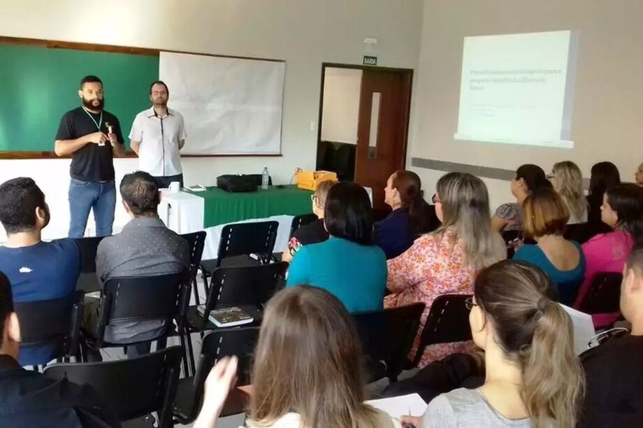 Inscrições são gratuitas e seguem até 4 de abril; bolsas são destinadas a alunos dos cursos técnicos integrados da modalidade Proeja.