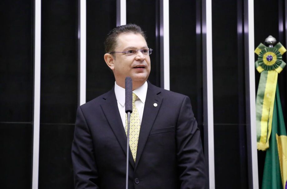 O líder do PL na Câmara, Sóstenes Cavalcante, diz que julgamento de Bolsonaro é 'político'.