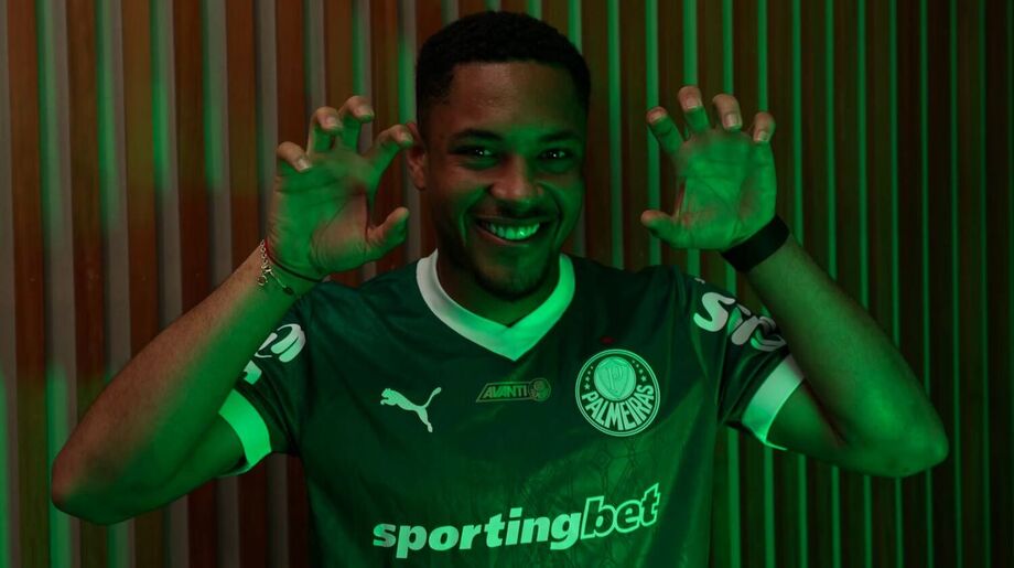 Vitor Roque vestirá a camisa 9 do Palmeiras