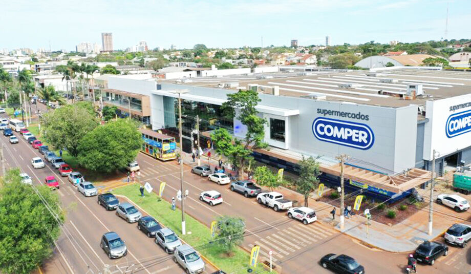Ação promocional nos Supermercados Comper movimenta consumidores em busca de descontos e prêmios em Dourados
