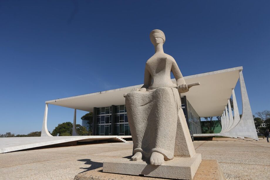 O prédio do STF visto de fora.