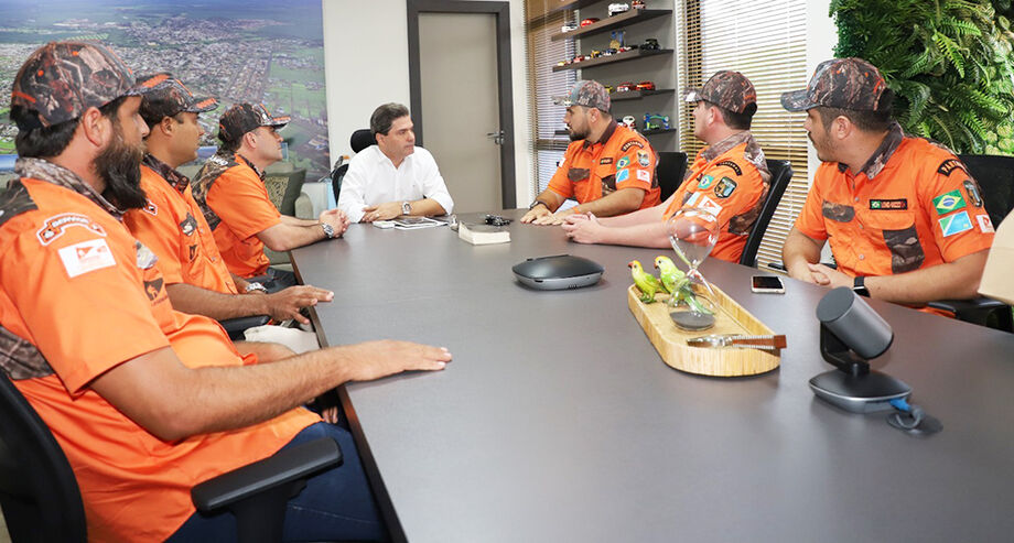 Integrantes do movimento Legendários comemoram a sanção da lei municipal que institui o Dia do Legendário em Maracaju.
