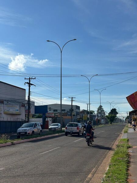 Campo Grande tem dia abafado com chuvas passageiras e alerta de tempestade
