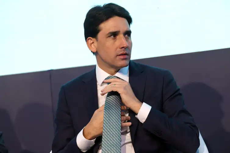 O ministro de Portos e Aeroportos (MPor), Sílvio Costa Filho.