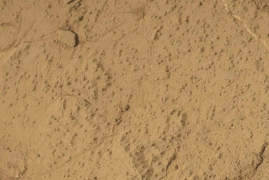 O rover Curiosity, da Nasa, perfurou amostras de rochas em solo marciano e detectou a presença de compostos orgânicos
