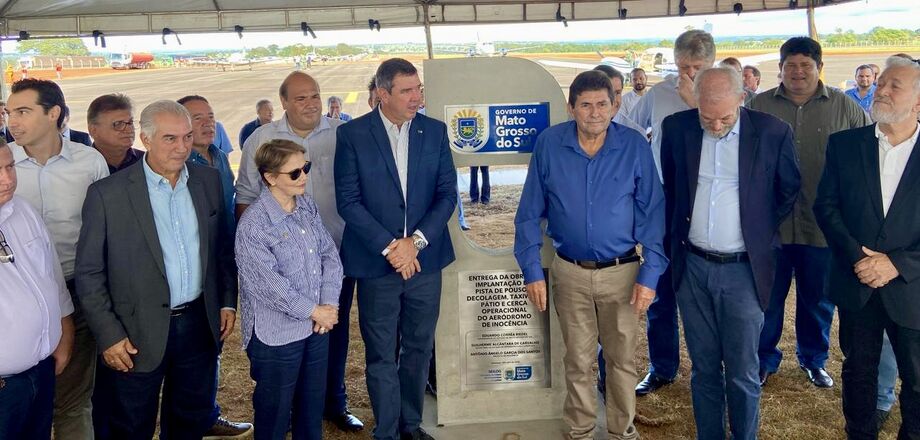 Autoridades inauguram oficialmente a pista de pouso e decolagem do novo aeródromo de Inocência. O espaço vai atender a demanda gerada pelo Projeto Sucuriú, da Arauco, e facilitar o acesso à cidade durante a construção da fábrica de celulose.
