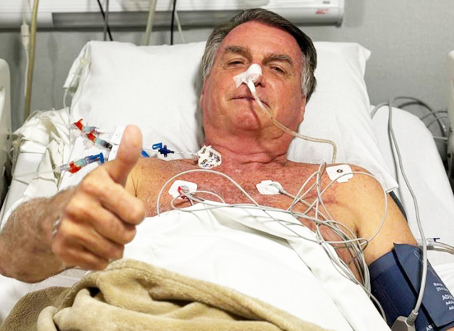 Bolsonaro divulga imagem da cirurgia no intestino e deve ter alta no domingo após 12 horas de operação. Foi a 7ª cirurgia ligada ao atentado de 2018.