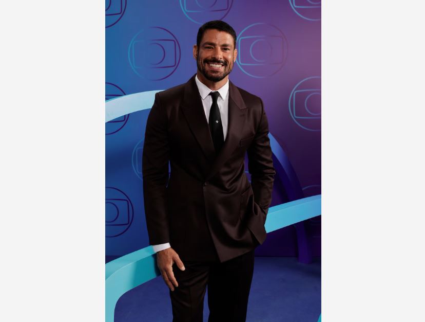 Cauã Reymond em evento da TV Globo.
