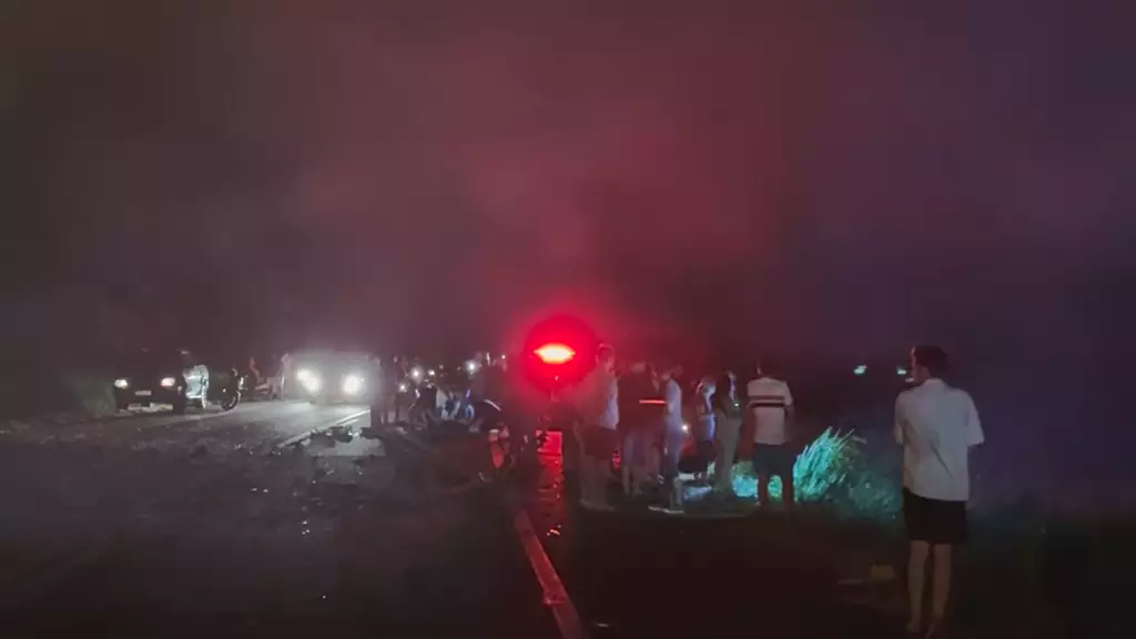 Colisão entre três veículos parou a rodovia entre Campo Grande e Sidrolândia no fim de domingo