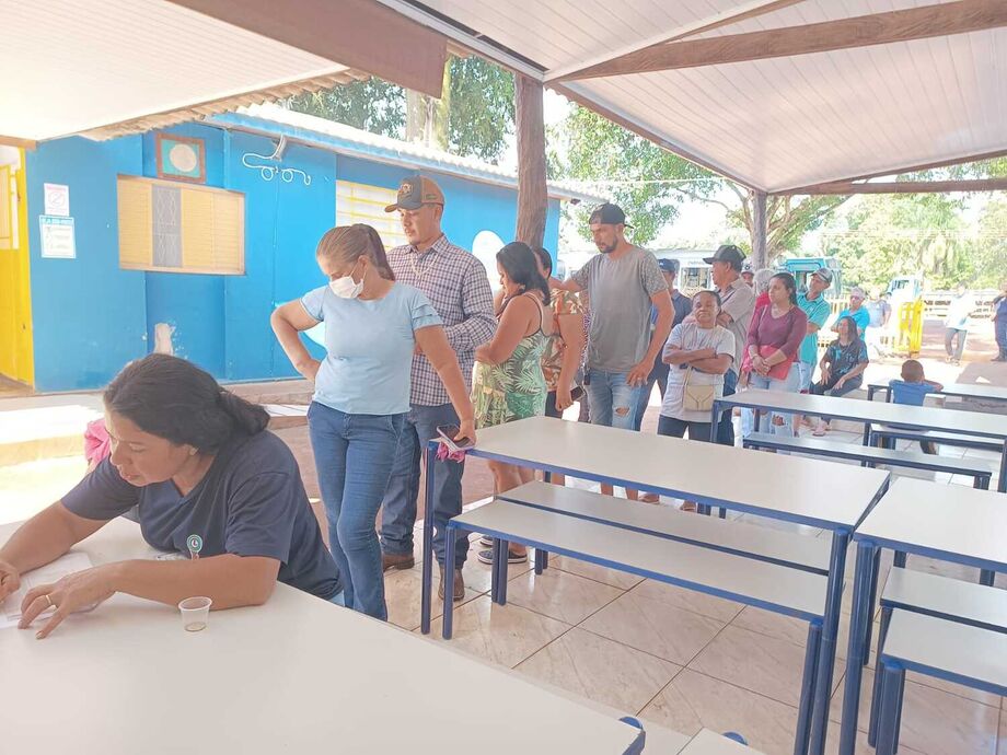 Moradores da comunidade do Aguão recebem registros gerais solicitados durante Ação Agro Social