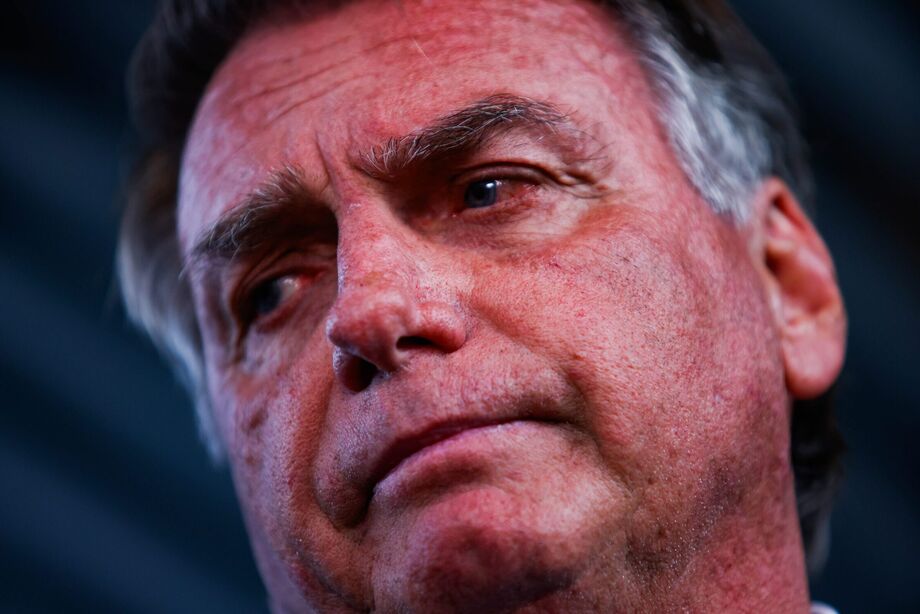 O ex-presidente Jair Bolsonaro (PL) durante entrevista coletiva realizada no anexo I do Senado Federal em Brasília, logo depois de se tornar réu no Supremo Tribunal Federal (STF) por tentativa de golpe de Estado.