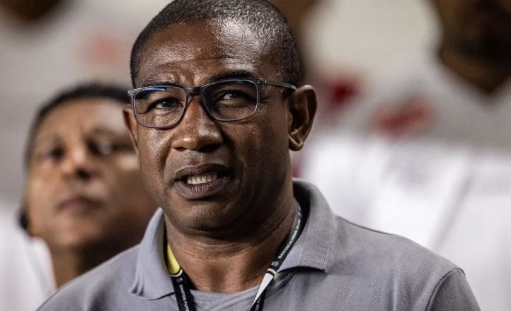 César Sampaio diz que, se continuar no cargo, terá semana cheia para armar o Santos