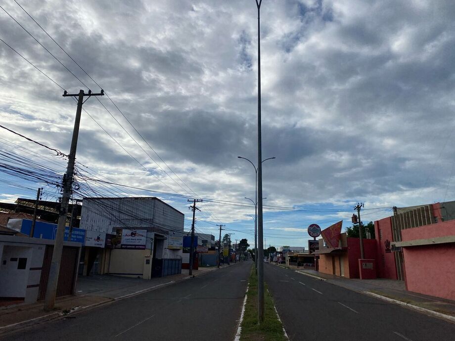 Fim de semana deve ser de calor e pancadas de chuva neste fim de semana
