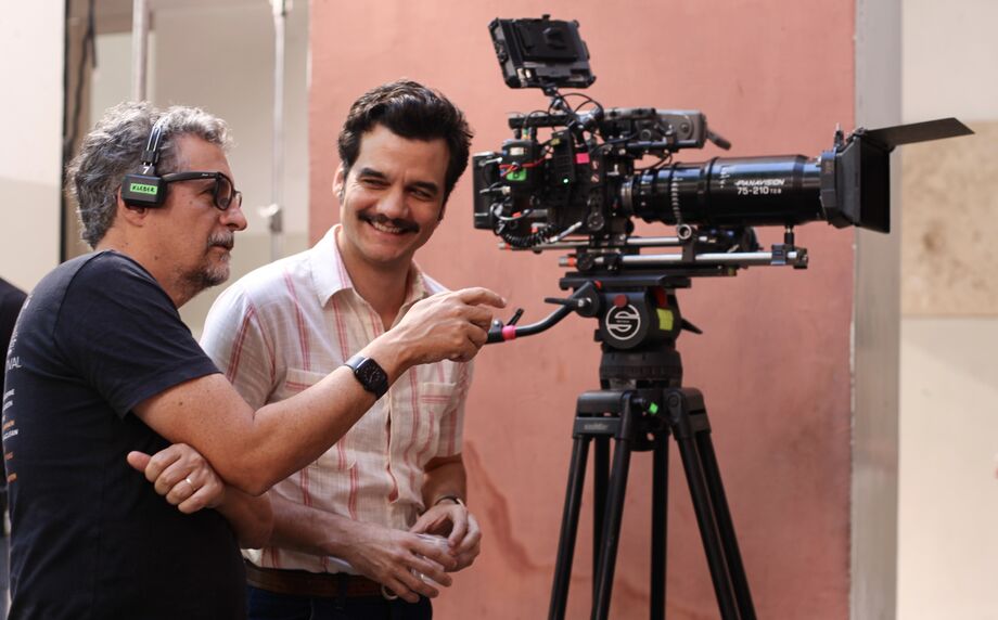 Wagner Moura e equipe de 'O Agente Secreto' posam em Cannes um dia antes de exibição do filme