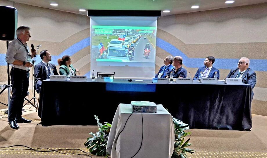 Claudio Cavol apresenta a trajetória da Rota Bioceânica durante painel sobre logística no XVI Congresso de Direito Tributário, em Campo Grande