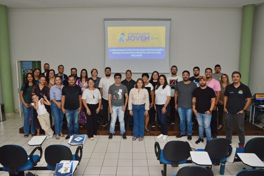Formação capacita educadores para o projeto Controlador Jovem em Ação