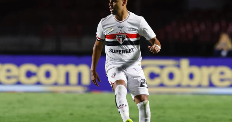 Alisson está perto de defender o Corinthians após acordo de empréstimo entre os clubes.