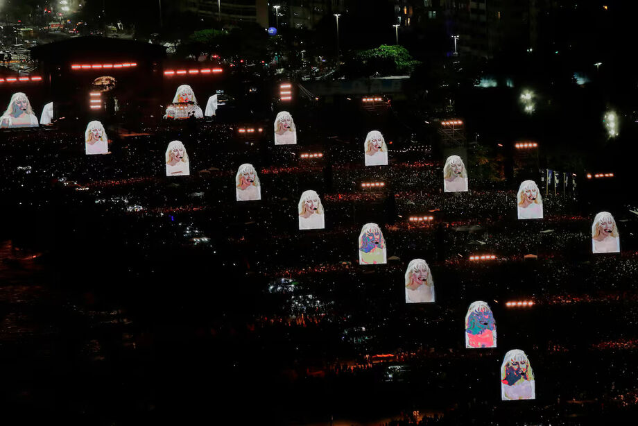Praia de Copacabana ficou lotada para receber Lady Gaga
