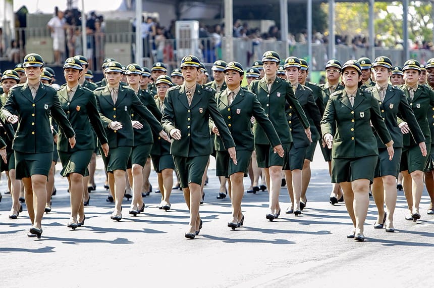 Ministro da Defesa vai ver de perto a seleção inédita de mulheres para o Exército, Marinha e Aeronáutica