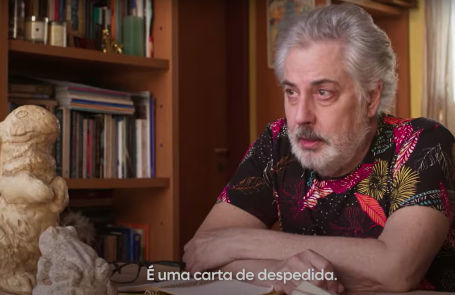 Roberto de Carvalho lê carta inédita de Rita Lee.