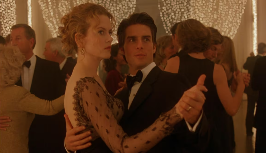 Tom Cruise e Nicole Kidman em cena do filme 'De Olhos Bem Fechados'.