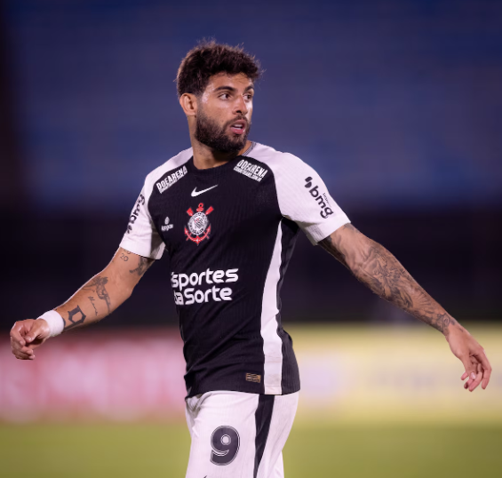 Yuri Alberto sofre contratura na lombar e só deve voltar ao Corinthians depois da pausa do Mundial.