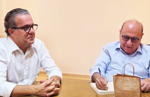 O presidente executivo da Associação Beneficente de Auxílio e Recuperação dos Hansenianos (ABARH), Carlos Augusto Melke e o presidente da Caixa de Assistência dos Servidores do Estado de Mato Grosso do Sul (Cassems), Ricardo Ayache