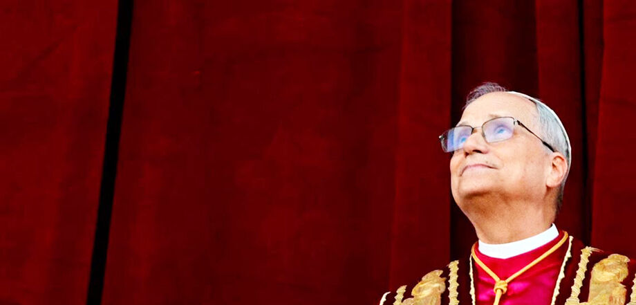 O recém eleito papa Leão XIV fez seu primeiro discurso na sacada da Basílica de São Pedro nesta quinta-feira, 8