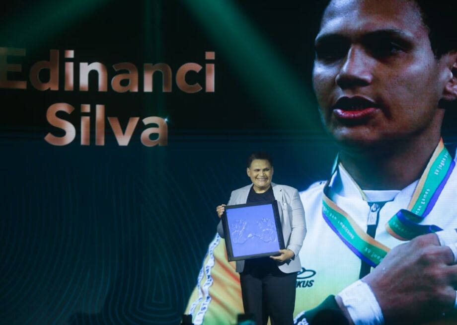 Ednanci Silva durante homenagem no Copacabana Palace