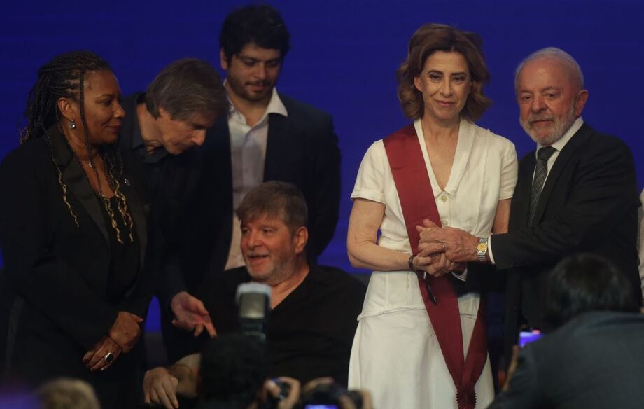 Fernanda Torres, Marcelo Rubens Paiva e Walter Salles recebem honraria, da Ordem do Mérito Cultural