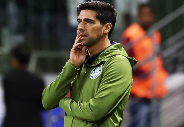 O técnico Abel Ferreira, da SE Palmeiras, em jogo contra a equipe do C Sporting Cristal, durante partida válida pela fase de grupos, da Copa Libertadores, na arena Allianz Parque.