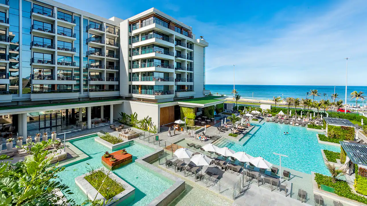 O italiano desfruta da suíte Diplomata do hotel, com 120 metros quadrados