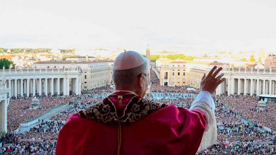 Robert Prevost, dos EUA, foi eleito novo papa e usará o nome Leão XIV.