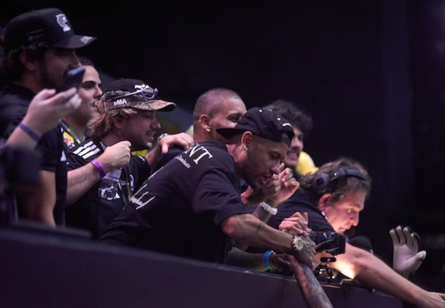 Neymar viu Fúria ser campeã da Kings League Brasil poucas horas após Santos perder para o Corinthians