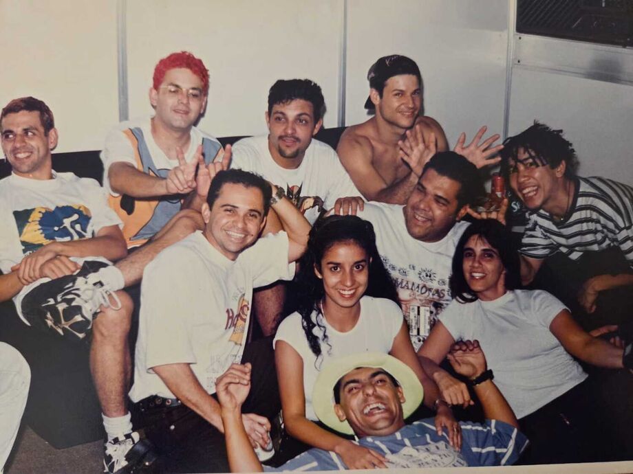 Professor Carlão revive como foi trazer os Mamonas Assassinas para Campo Grande e marcar a história da cultura local.