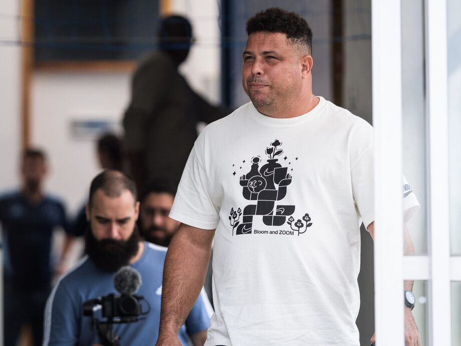 Ronaldo Fenômeno foi o nome que agradou ex-jogadores, mas não teve apoio político para concorrer.