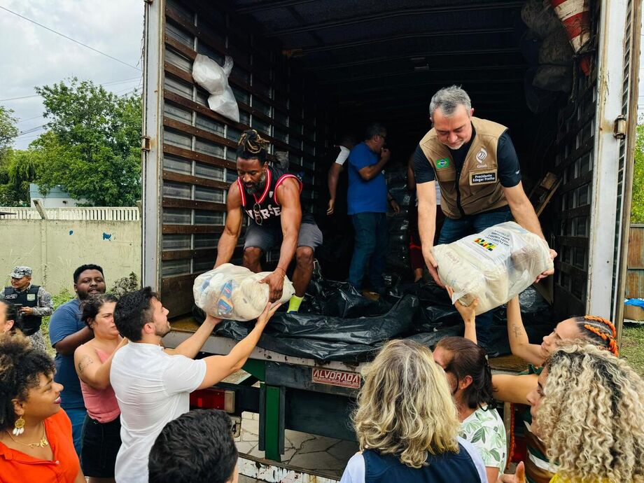 Conab entrega alimentos para atingidos pelas enchentes no Rio Grande do Sul
