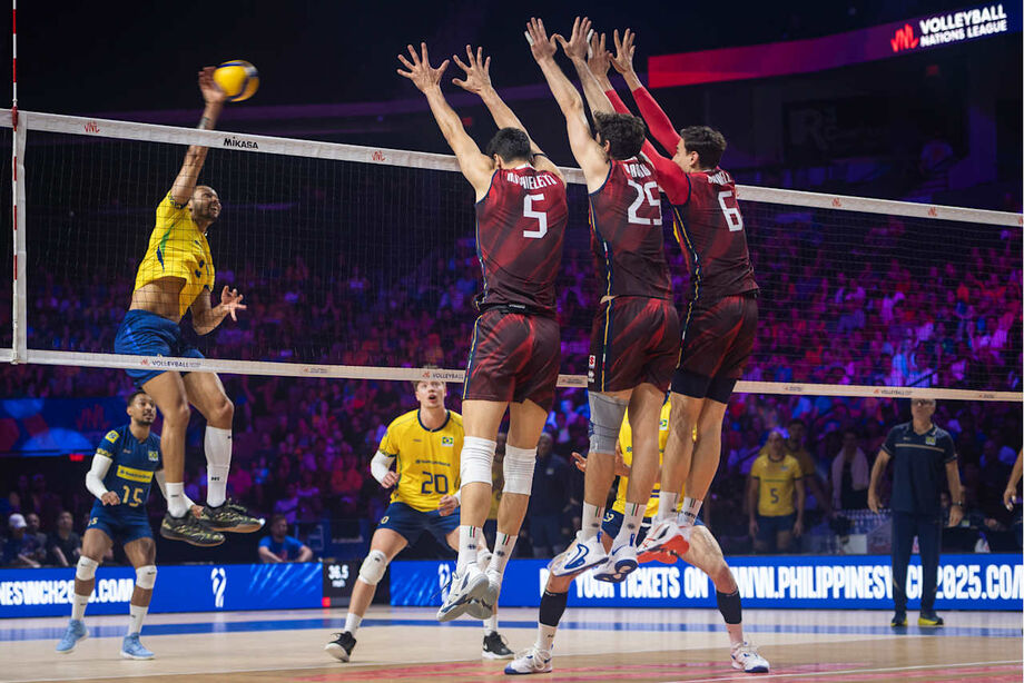 Seleção masculina derrota a Itália na Liga das Nações de vôlei com 31 pontos de Alan