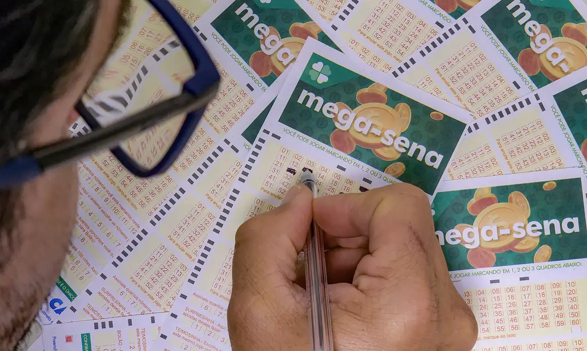 Mega-Sena sorteia neste sábado prêmio acumulado em R$ 45 milhões