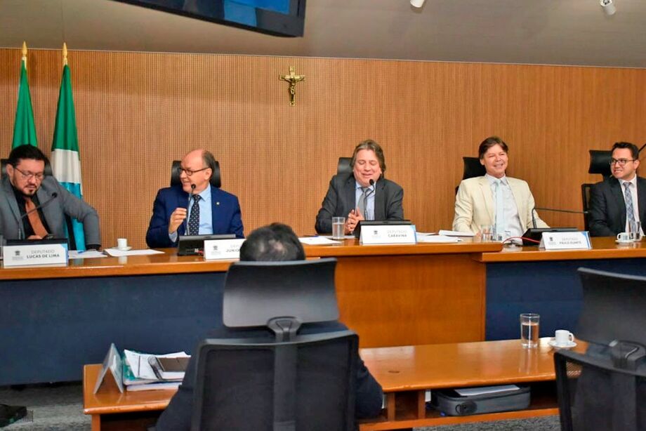 Deputados integrantes da CCJR emitiram pareceres favoráveis a três projetos na reunião