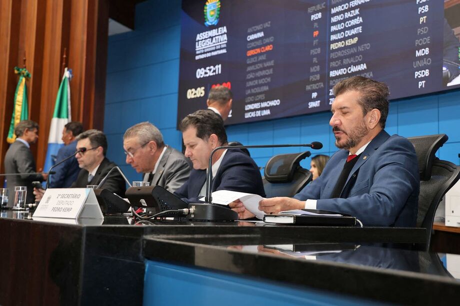 Os deputados da Assembleia Legislativa de Mato Grosso do Sul (ALEMS) apreciaram e aprovaram durante a Ordem do Dia desta quarta-feira (25) três matérias