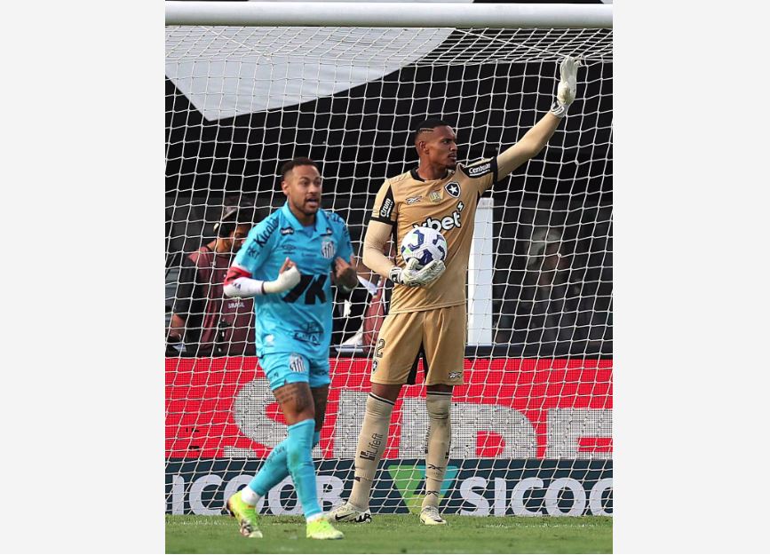 Neymar fazia bom jogo, mas foi expulso após erro infantil na Vila Belmiro.