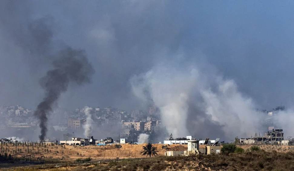 AIEA diz que Israel bombardeou complexo nuclear no Irã pela 2ª vez