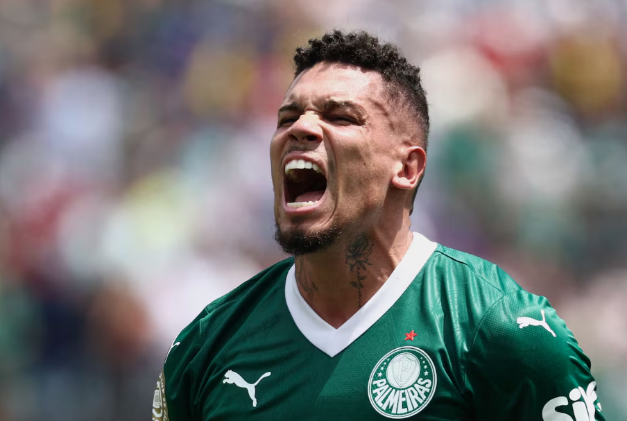 Paulinho colocou o Palmeiras nas quartas do Mundial e passará por nova cirurgia na perna direita.