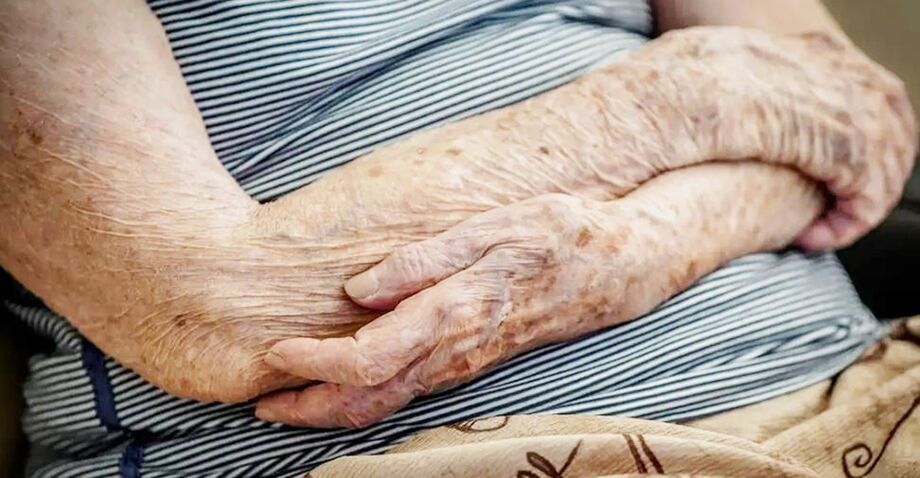 Procon intensifica ações de prevenção a golpes contra idosos em Campo Grande; 60 casos são registrados por mês.