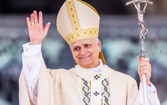 Papa Leão XIV discursando na Praça de São Pedro, em Roma, durante Audiência Jubilar marcada por apelo à paz entre Irã e Israel